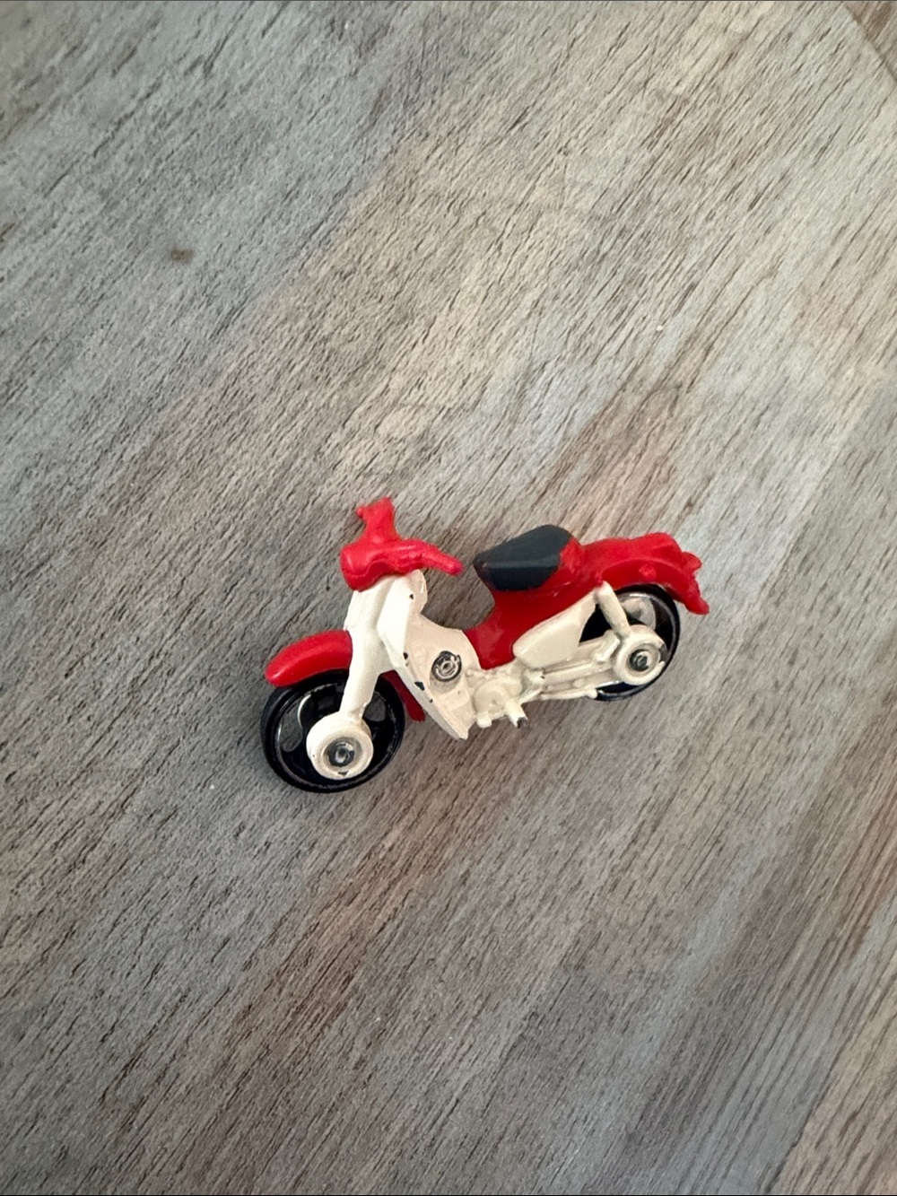 Hot Wheels Red White Honda Super Cub Kids Model Diecast Toy Bike Factory